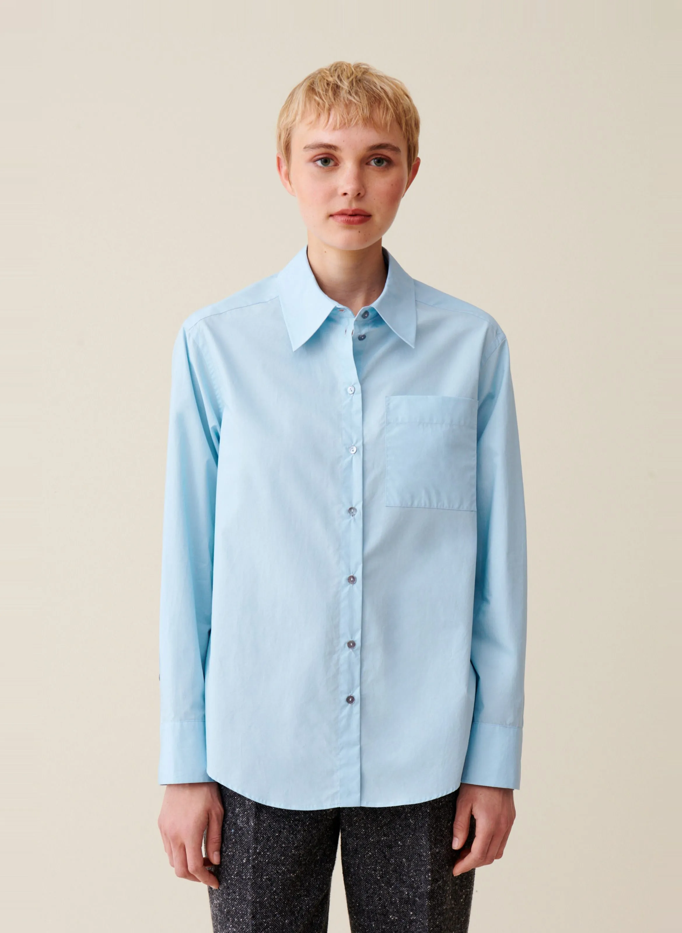CLAUDIE PIERLOT Camisa con cuello clásico en azul