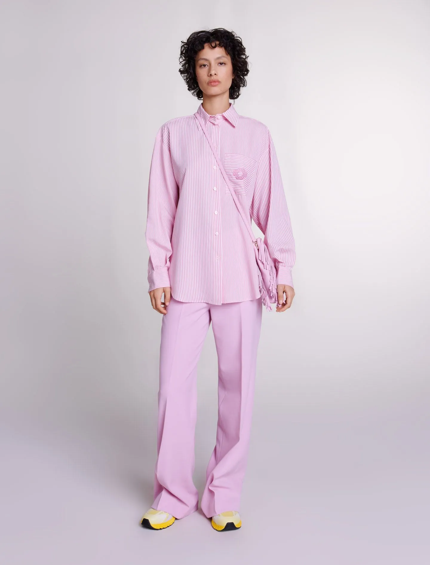MAJE Camisa holgada de algodón a rayas con cuello de camisa en rosa