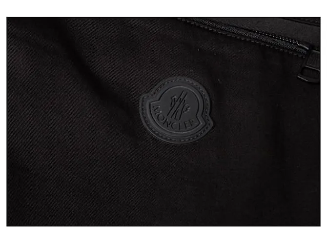 MONCLER, pantalones cargo en negro 